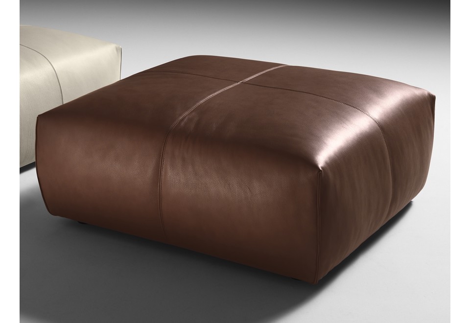seconda foto CUBO Pouf in pelle