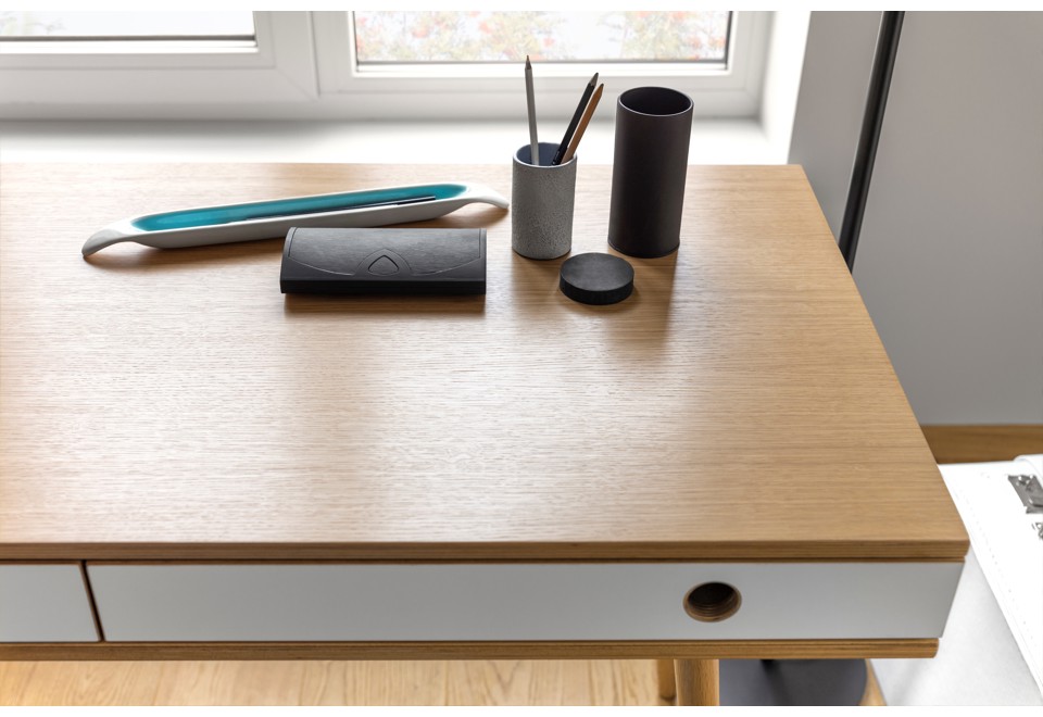 terza foto MAN Scrivania con cassetti