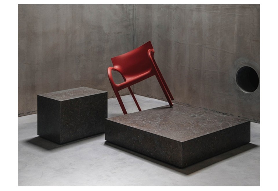 prima foto EDGE L ATLANTIC BLUE LIMESTONE Tavolino basso quadrato in marmo