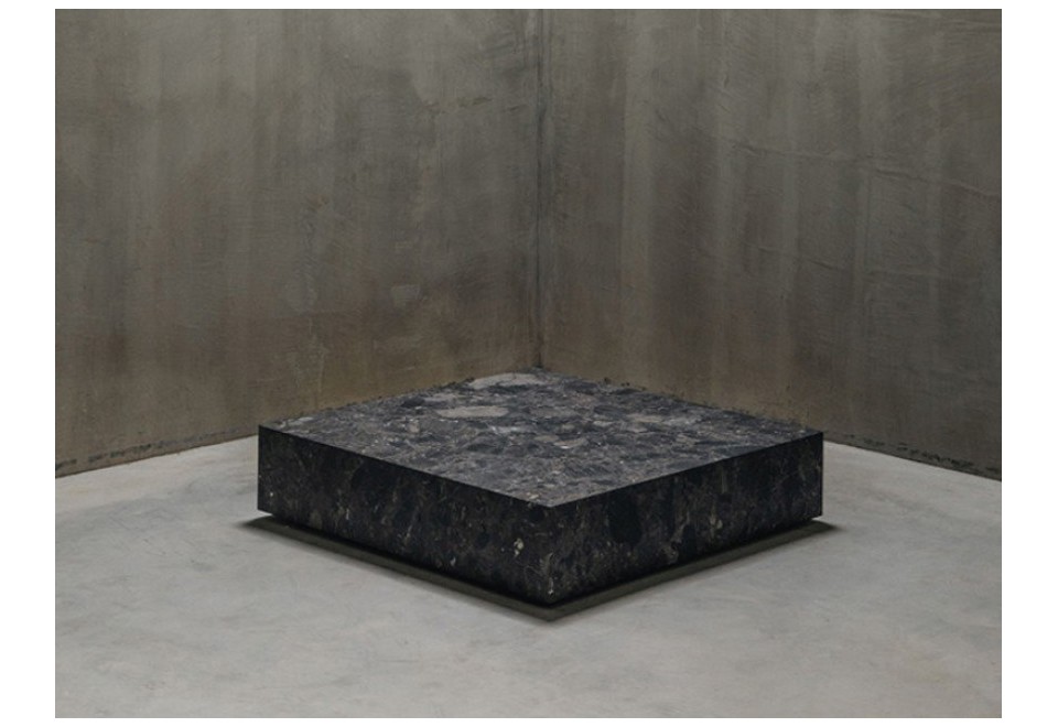 prima foto EDGE L GRIS ALVITO Tavolino basso quadrato in marmo