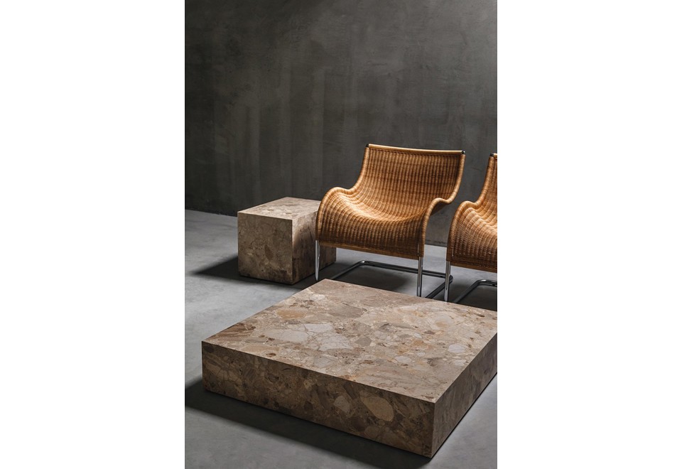 terza foto EDGE L KUNIS BRESCIA Tavolino basso quadrato in marmo