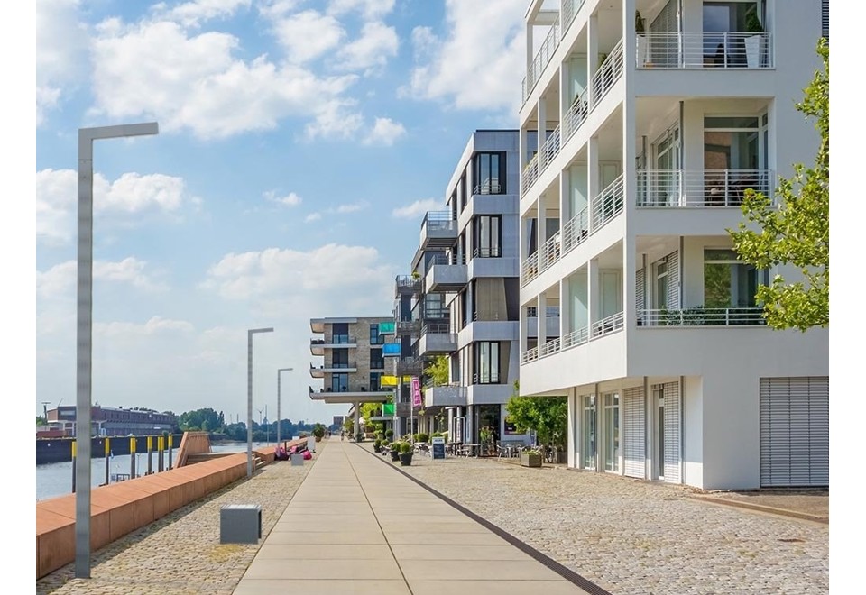 seconda foto NIXEA Lampione stradale in metallo