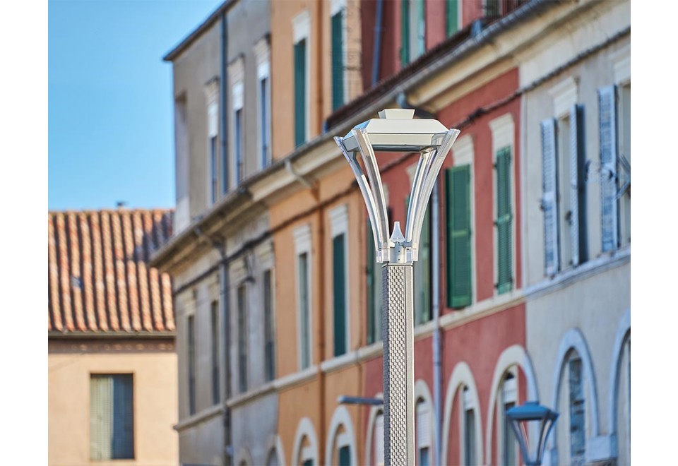 terza foto PIXEL Lampione stradale in metallo