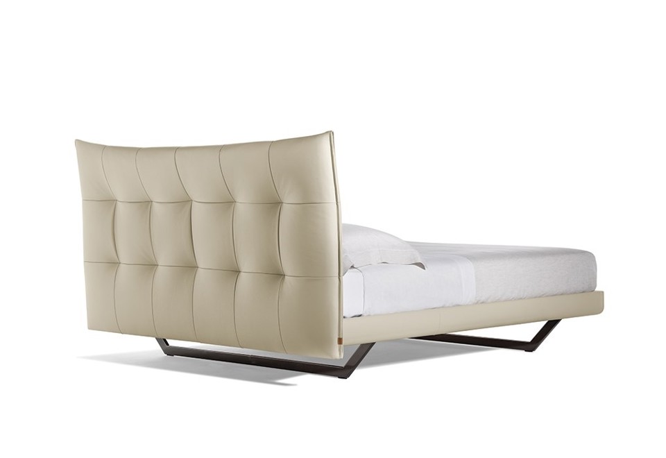 terza foto AURORA TRE Letto in pelle con testiera imbottita