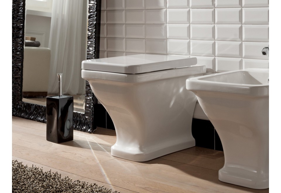 prima foto BUTTERFLY Wc in ceramica