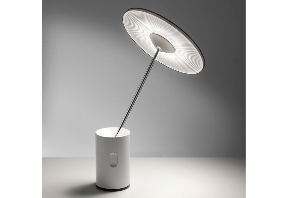 prima foto SISIFO Lampada da tavolo in alluminio estruso con braccio flessibile