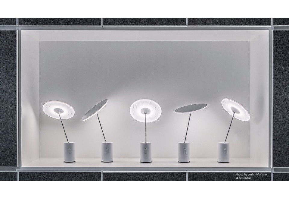 terza foto SISIFO Lampada da tavolo in alluminio estruso con braccio flessibile