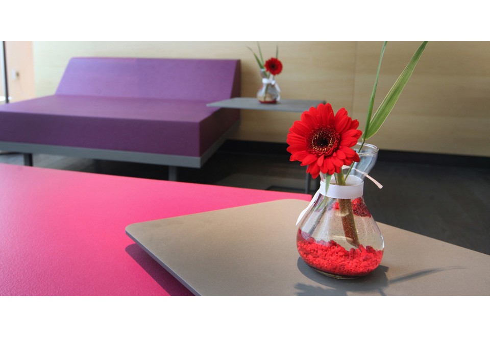 terza foto M2 SIDETABLE Tavolino basso di servizio in acciaio verniciato a polvere