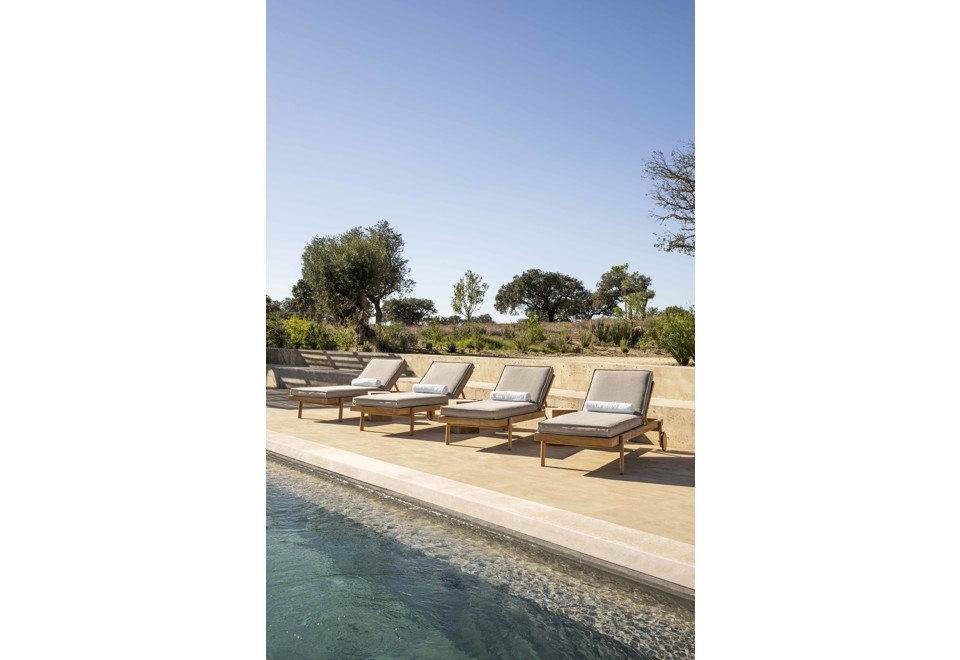 seconda foto NOA Lettino da giardino reclinabile in teak con ruote