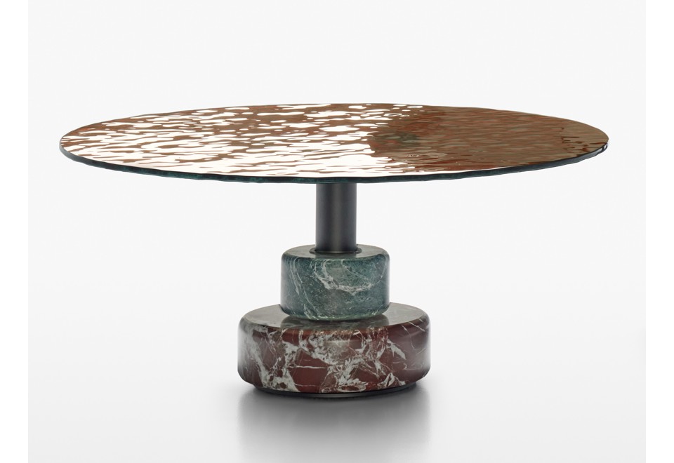 prima foto MENHIR Tavolino basso rotondo in marmo e piano in cristallo