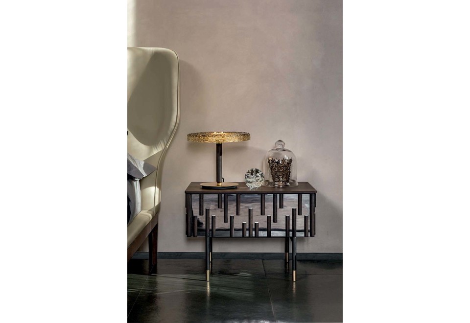 terza foto DROPS Comodino in legno e vetro con cassetti