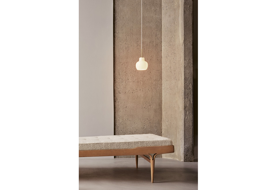 seconda foto VL RING CROWN 1 Lampada a sospensione in vetro opale