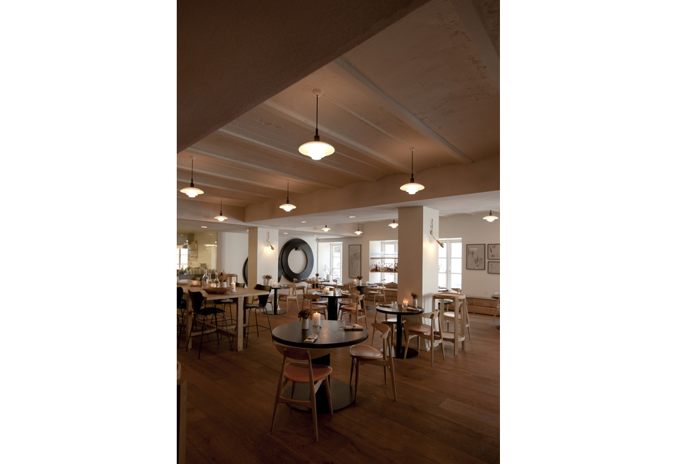 terza foto PH 3/2 Lampada a sospensione in vetro opale