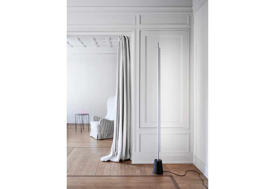 seconda foto COMPENDIUM Lampada da terra a LED orientabile in alluminio