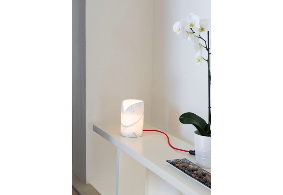 terza foto COLLETTO Lampada da tavolo a LED in marmo