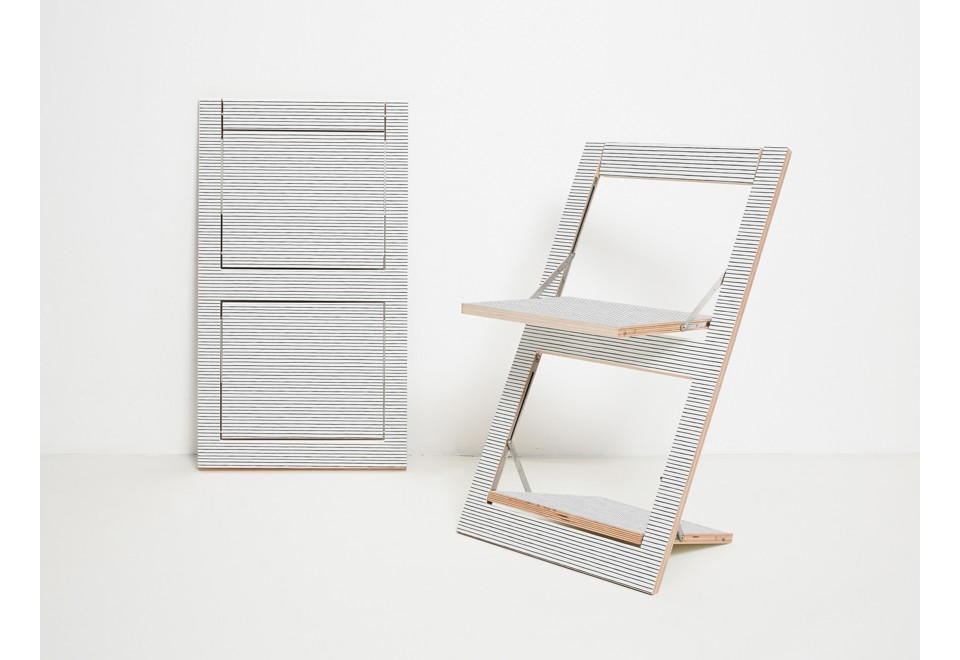 prima foto FLÄPPS FOLDING CHAIR WATERCOLOR STRIPE Sedia pieghevole in compensato