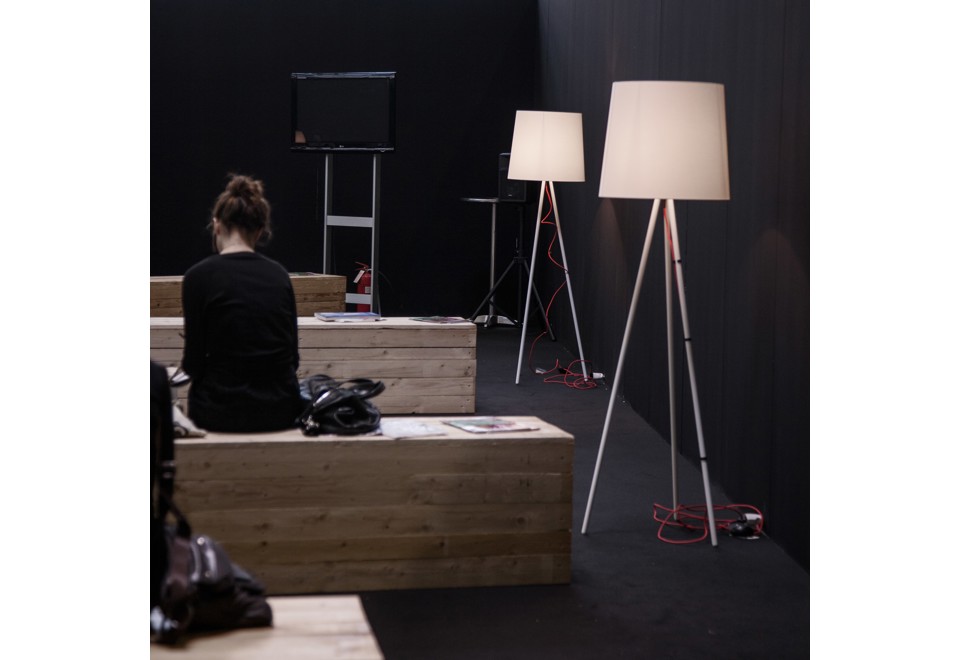 seconda foto EVA Lampada da terra in metallo con paralume in tessuto