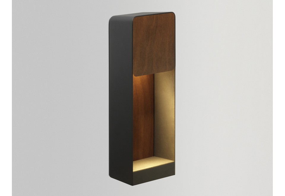 prima foto LAB Segnapasso in alluminio e legno per esterni