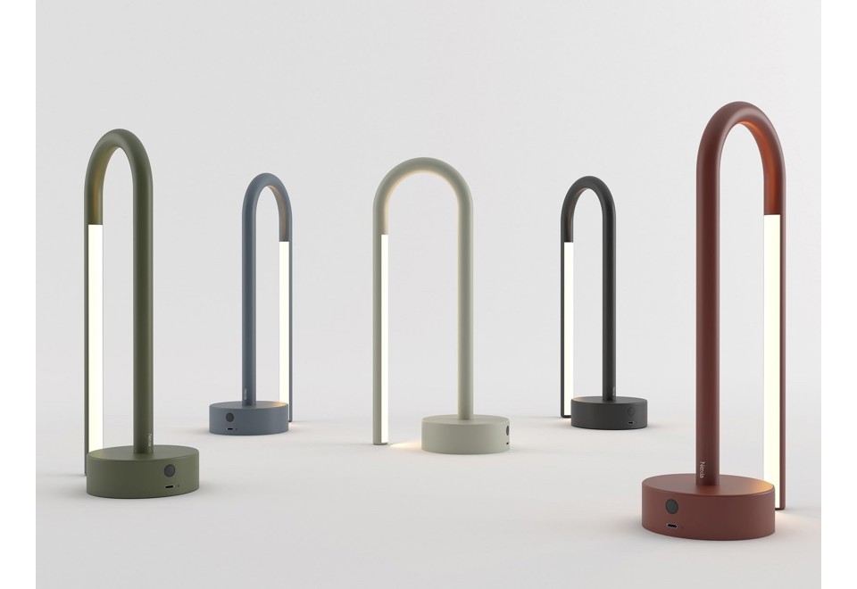 prima foto MINI BOW Lampada da tavolo a LED in alluminio con ricarica USB