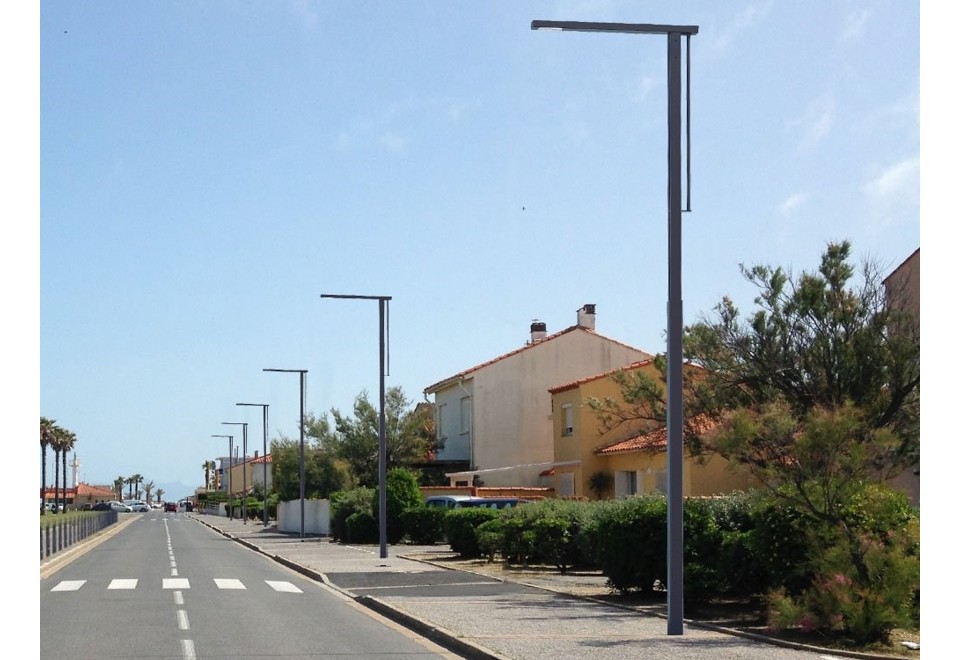 seconda foto AKANDA Lampione stradale in metallo