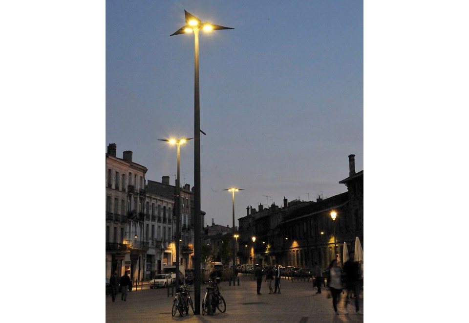 terza foto BADIANE Lampione stradale in metallo