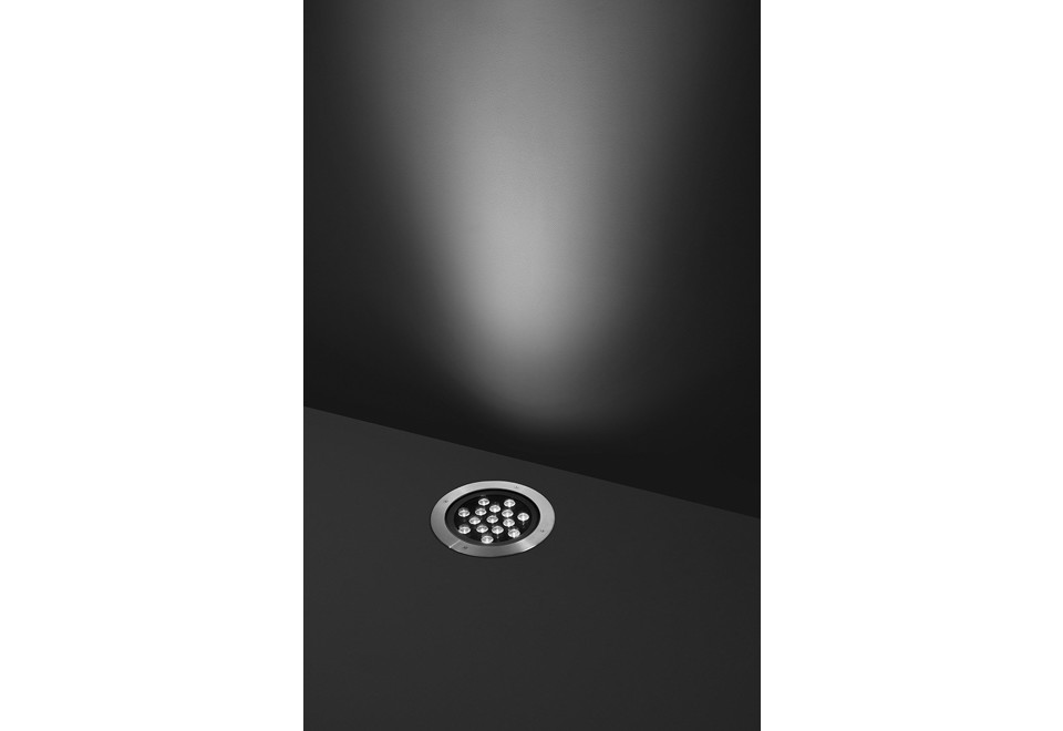 terza foto HYDROFLOOR MAXI COMPACT Segnapasso a LED a pavimento in acciaio inox per esterni
