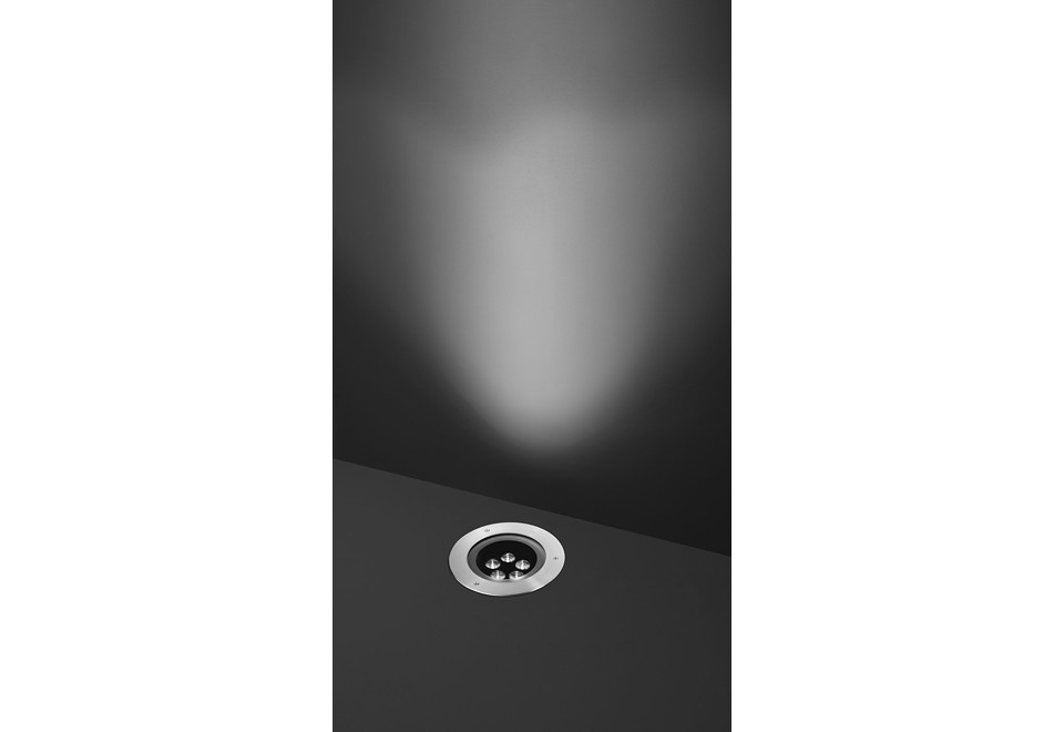 seconda foto HYDROFLOOR MEDIUM STEEL Segnapasso a LED a pavimento in acciaio inox per esterni