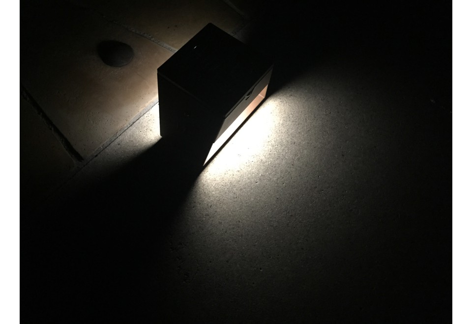 prima foto BTS 125 Segnapasso a LED ad energia solare