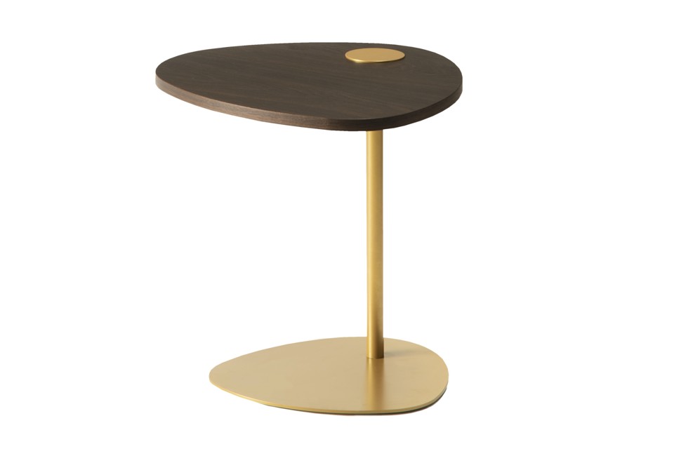 prima foto HUG Tavolino di servizio triangolare in acciaio e legno