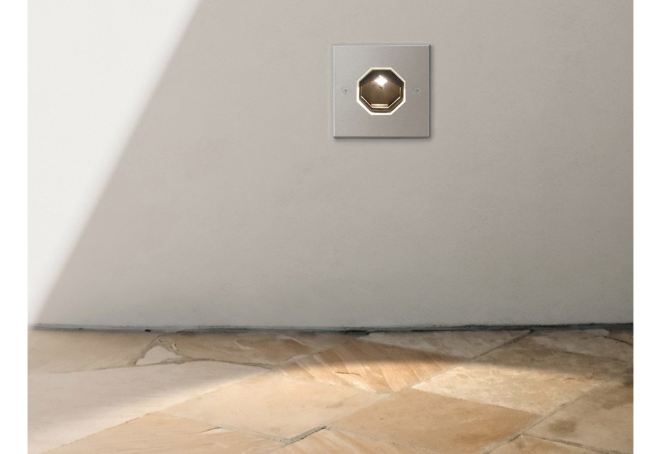 prima foto OTTAGONO Segnapasso a LED a parete in acciaio inox