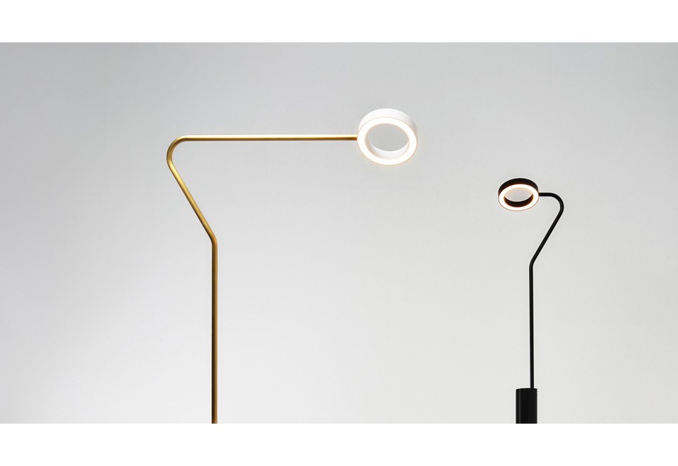 seconda foto META Lampada da terra orientabile a LED