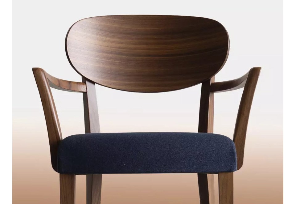 seconda foto FRIENDLY Sedia imbottita in legno con braccioli
