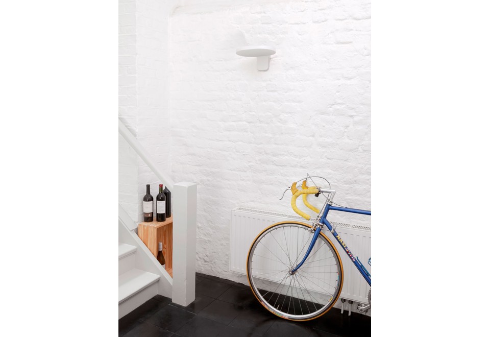 seconda foto FLOS OPLIGHT W1 WHITE Lampada da parete a LED in alluminio