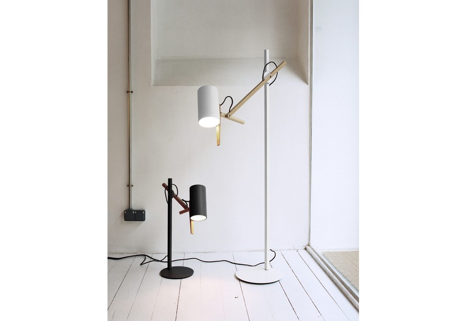 terza foto SCANTLING Lampada da terra in metallo e legno