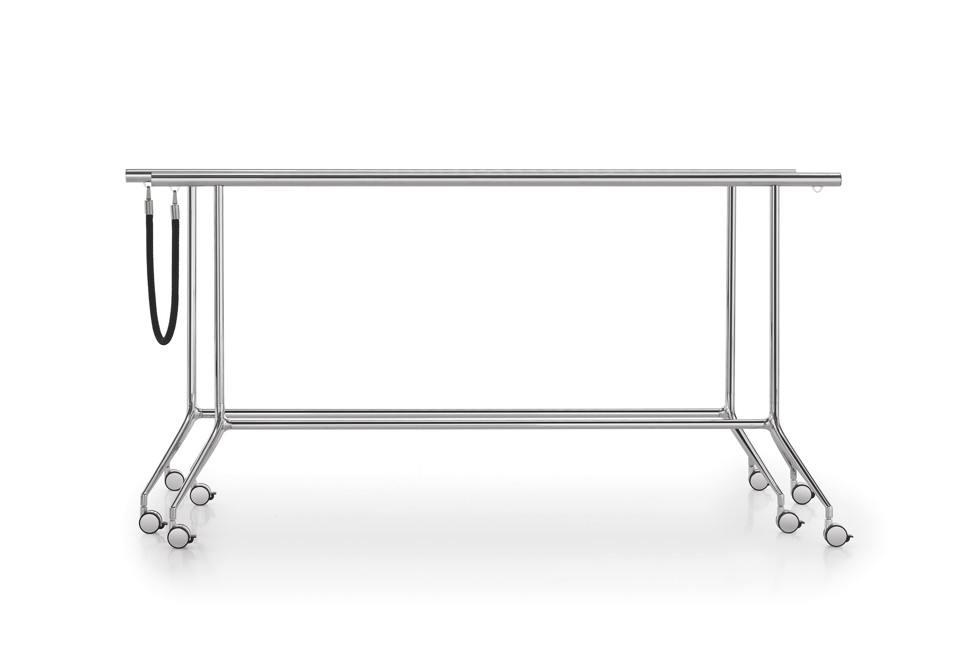 seconda foto SPEECH BARRIER Transenna segnapercorso in acciaio cromato