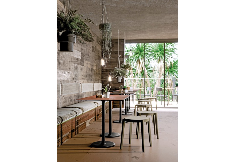 terza foto ALFIERE B/R Tavolo rettangolare in metallo verniciato e top in HPL