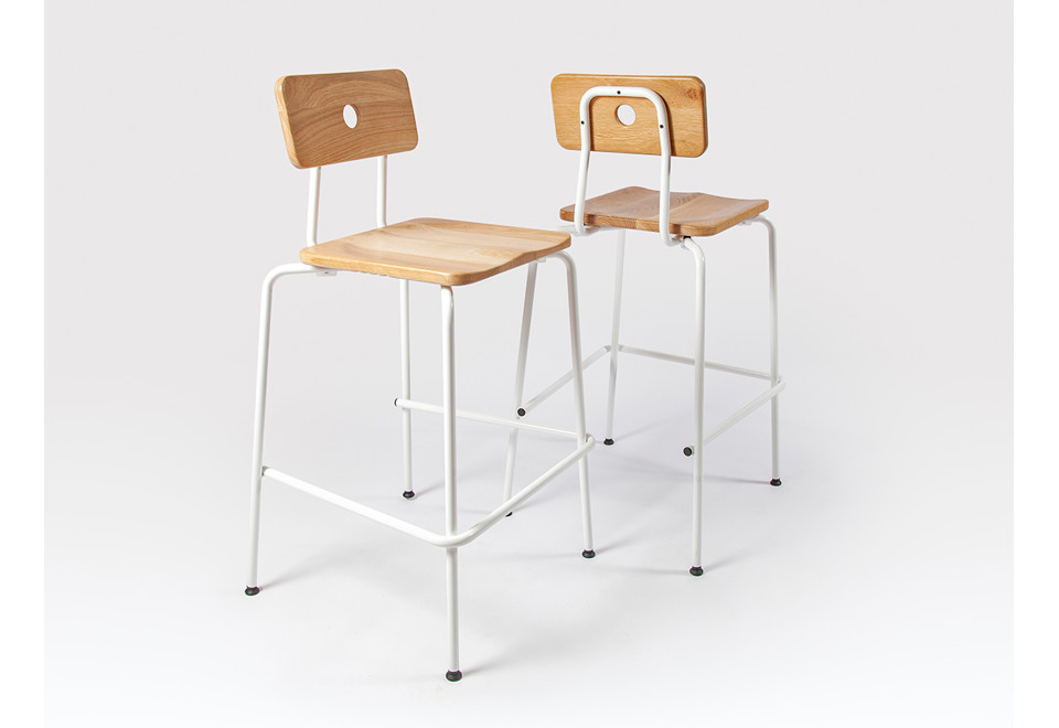 terza foto MILNE Sgabello da bar impilabile in acciaio e legno