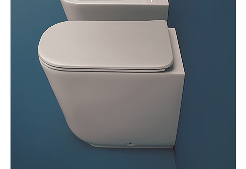 prima foto TRIBECA Wc filo parete in ceramica a pavimento