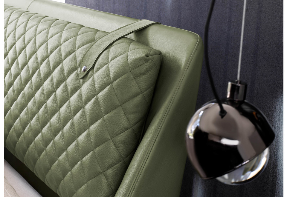 terza foto CHELSEA Letto in pelle con testiera imbottita