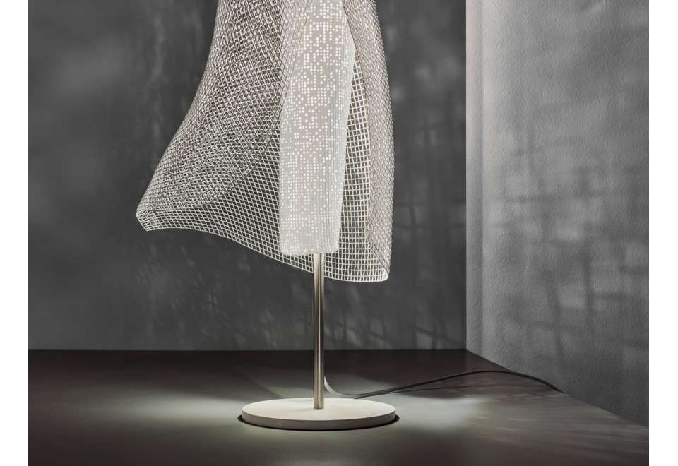 terza foto CLARA Lampada da tavolo a LED in acciaio inox