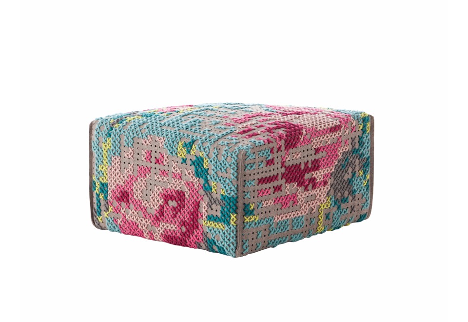 prima foto FLOWERS Pouf imbottito in lana