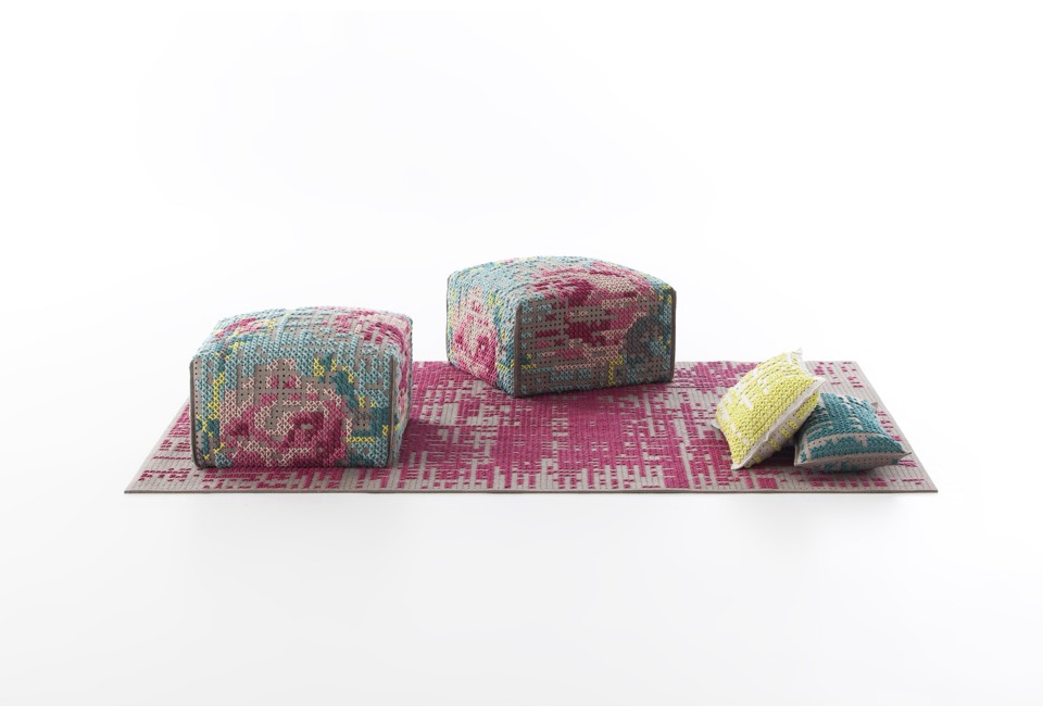 seconda foto FLOWERS Pouf imbottito in lana