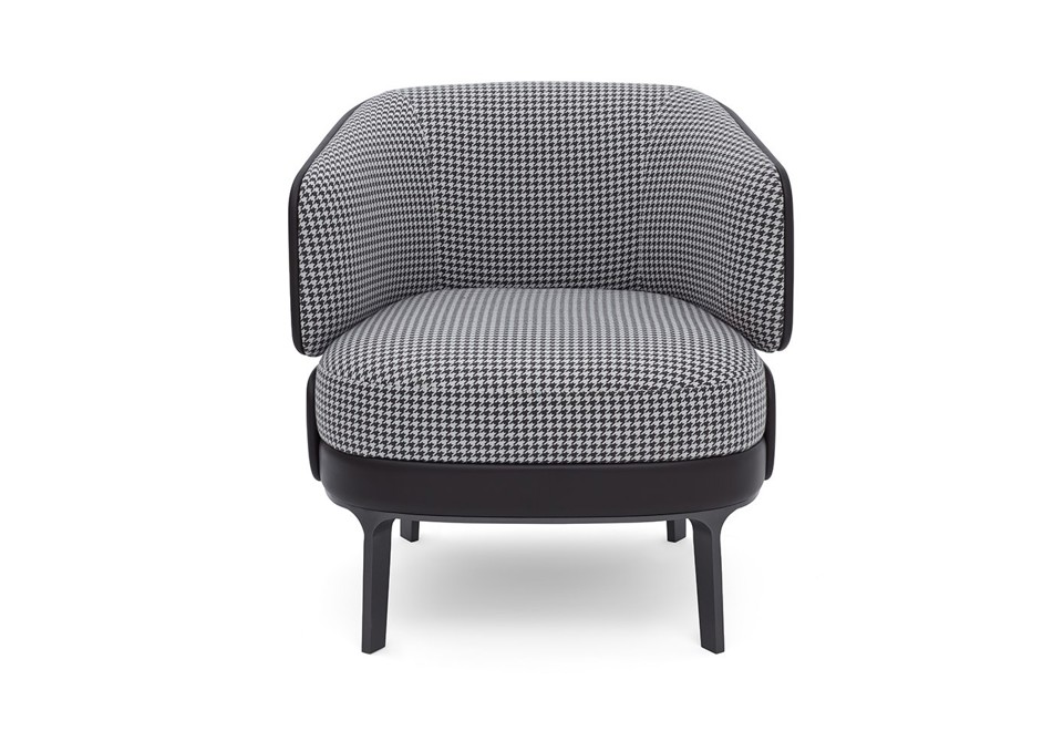 seconda foto NOA Poltroncina in tessuto con braccioli