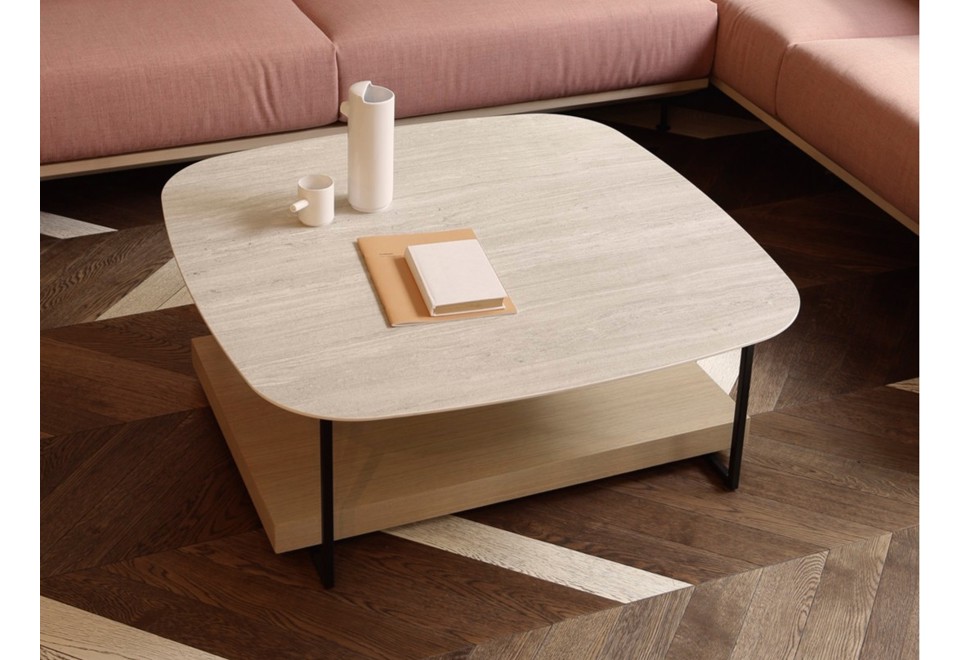 prima foto NOAH Tavolino basso quadrato in legno