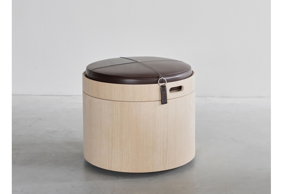 terza foto STOLL Pouf / tavolino in legno massello