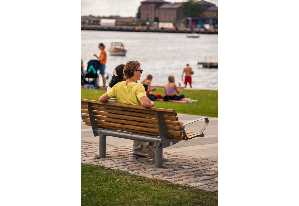 terza foto URBAN Panchina in acciaio e legno con schienale