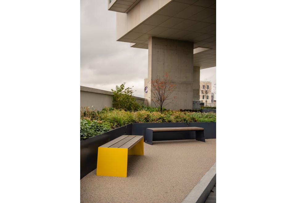 seconda foto BLOC BENCH Panchina modulare in acciaio e legno senza schienale