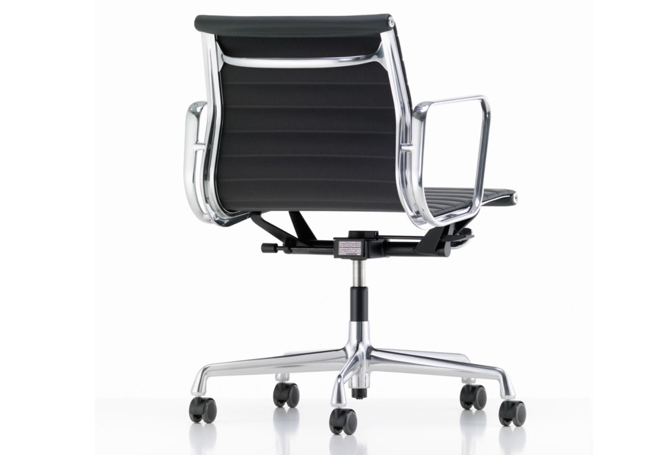 terza foto ALUMINIUM CHAIR EA 117 Sedia ufficio girevole in pelle con braccioli