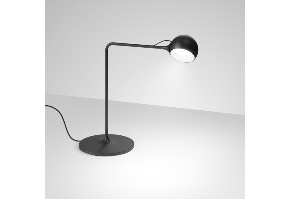 terza foto IXA Lampada da scrivania orientabile in metallo