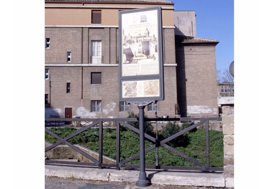 prima foto LAYIA Palina monofacciale per due pannelli informativi